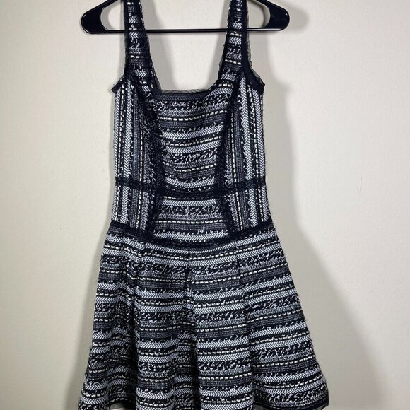 Milly Women's Embroidered Lace Black Sleevless Cocktail Dress 2 Fit & Flare! - Picture 1 of 6
